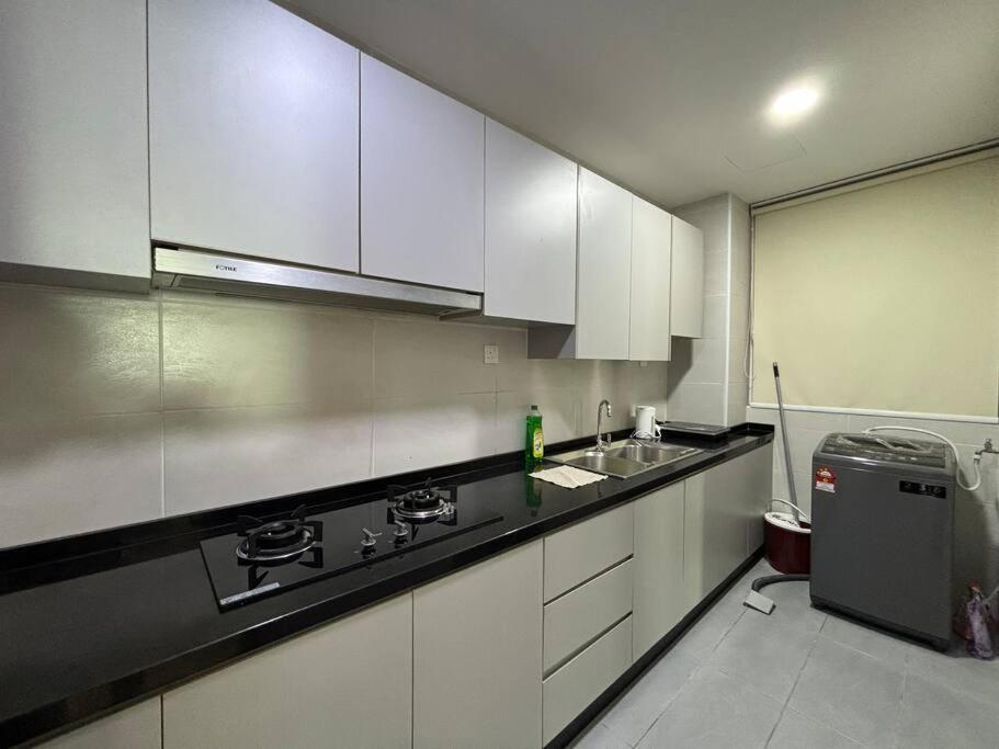 Ksl A Stylish 3r3b 1-5pax #daya#austin#ikea#aeon Pangsapuri *